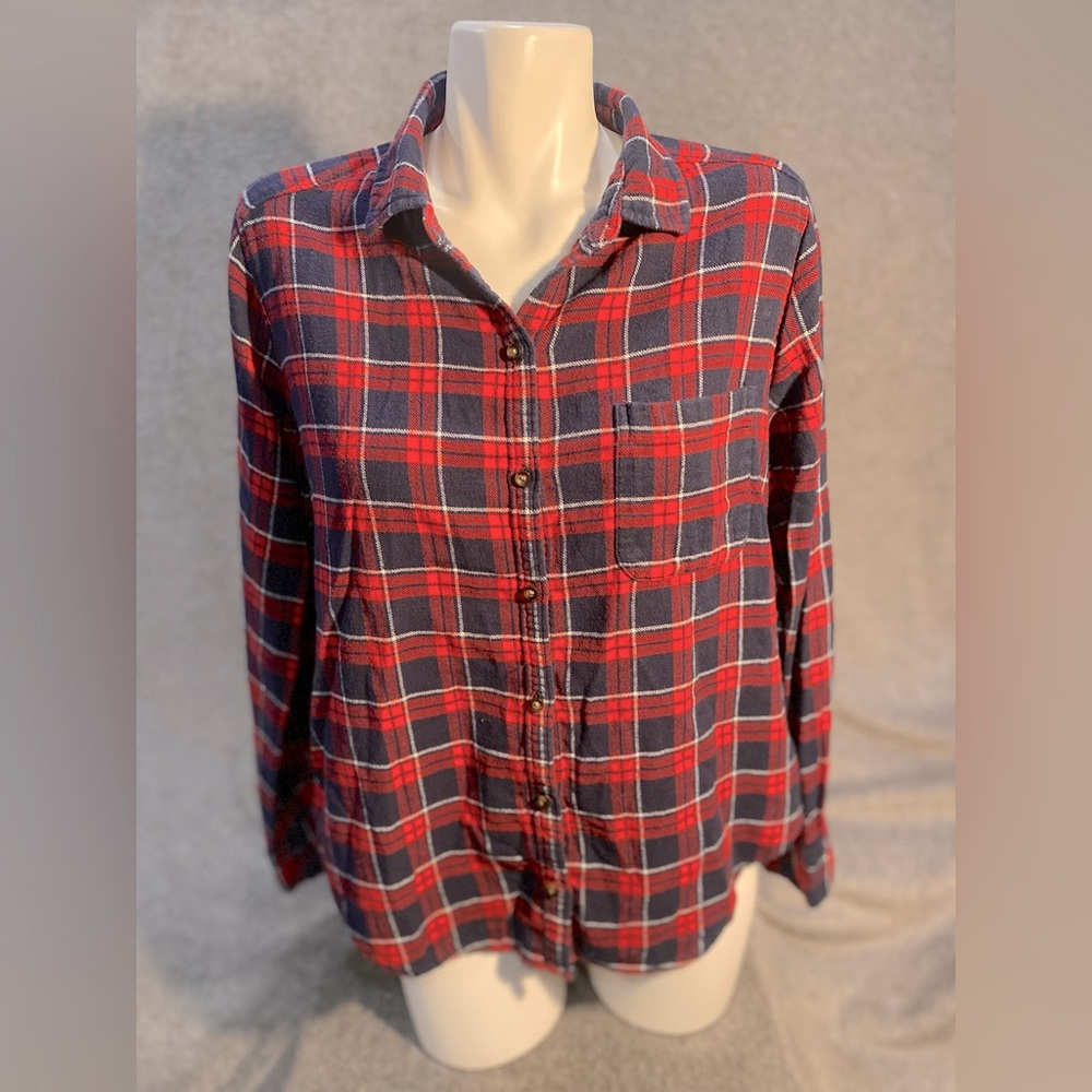 Hollister Long Sleeve Button Down Flannel
- Large